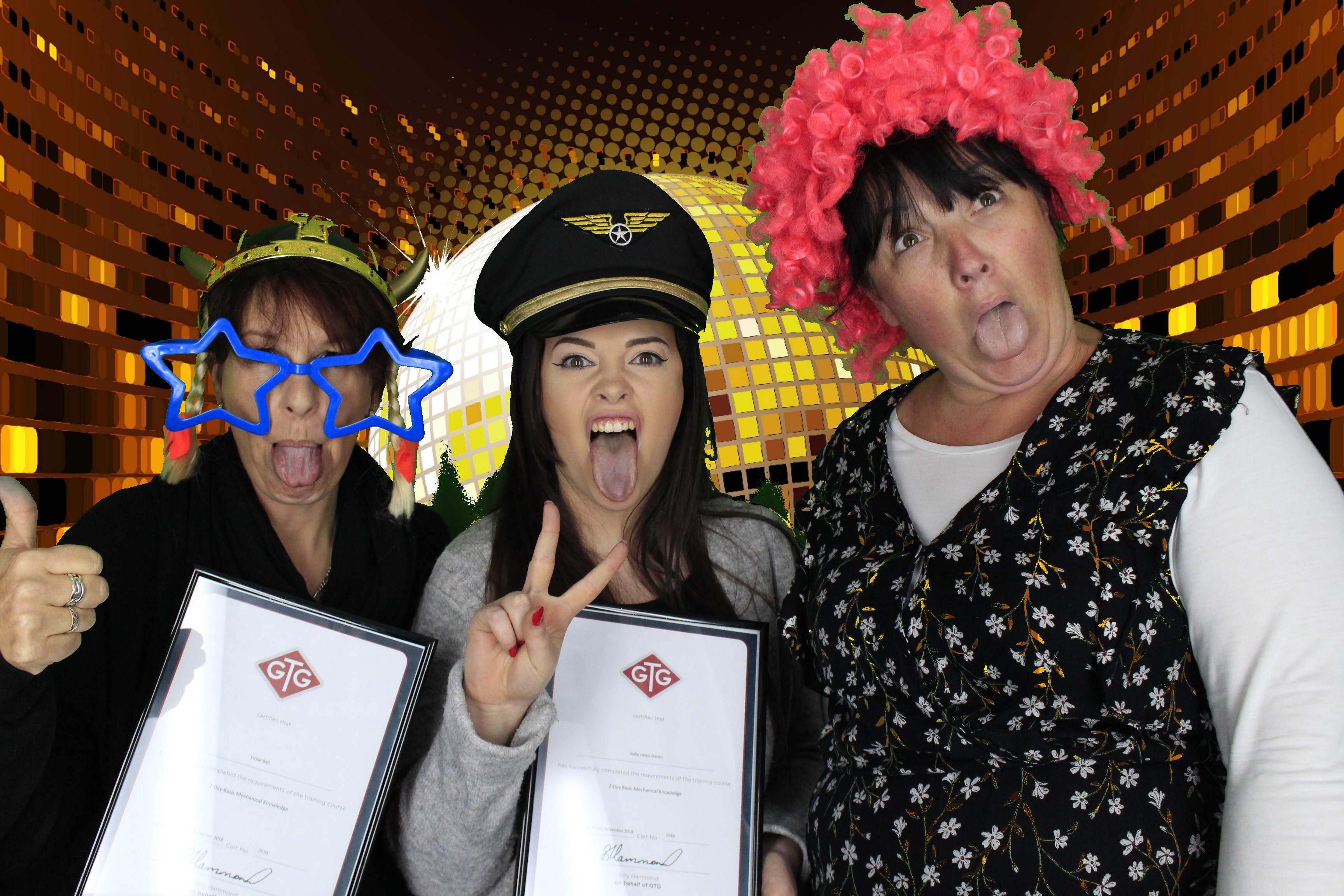 ARI Fleet UK | View more photos from the event at gallery.myphotoboothexperience.co.uk/u/MyPhotoBoothExperienceLtd/ARI-Fleet-UK